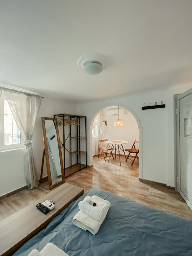 Isabella Suites: An Old Venetian Home Corfu  エクステリア 写真